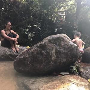 Meet your Posher, Yenni